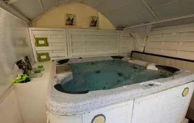 Salle de bains dans l'établissement Juan Les Pins Near Cannes Beaches 18-20 Guests