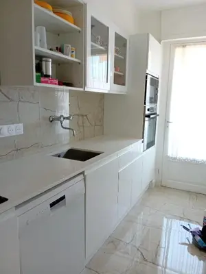 Cuisine ou kitchenette dans l'établissement LUXURY APARTMENT between ANTIBS and CROISETTE