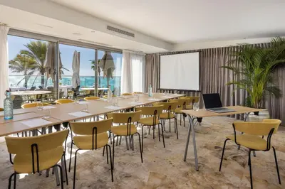 Restaurant ou autre lieu de restauration dans l'établissement Hotel Royalmar