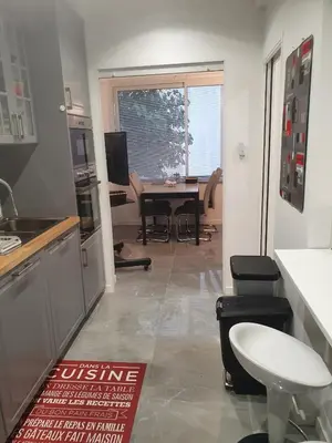 Cuisine ou kitchenette dans l'établissement Bel Apt Near Croisette Beach Cannes