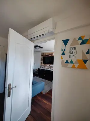 Un ou plusieurs lits dans un hébergement de l'établissement Charming AC 2-bedroom apartment Antibes city center family, couples friendly