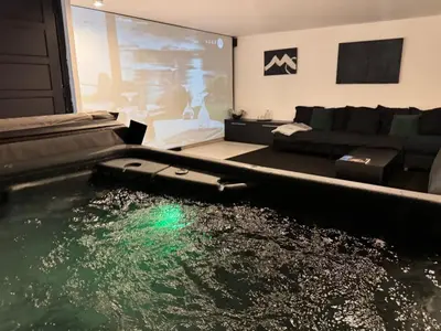 Coin salon dans l'établissement 9m of center, Cannes high luxe Villa Mila 6bdrooms heated pool Sauna cinema fitness