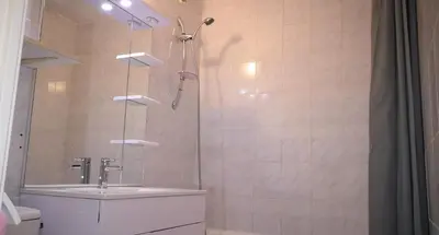 Salle de bains dans l'établissement Résidence Cap Azur Appartement 209