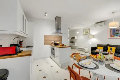 Cuisine ou kitchenette dans l'établissement Appartement Picasso - Old Town Antibes - Happy Rentals