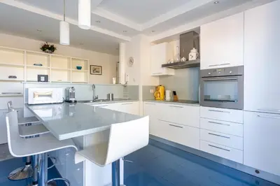 Cuisine ou kitchenette dans l'établissement Le Morane
