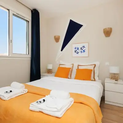 VAUBAN Superbe T2 avec Vue Port Antibes Résidence Haut de Gamme Clim Parking Privé Wi-Fi