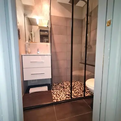 Salle de bains dans l'établissement Cannes apartment - city center, AC / wifi