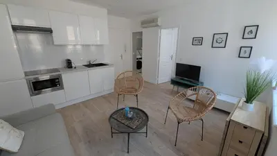 Cuisine ou kitchenette dans l'établissement La Fontaine