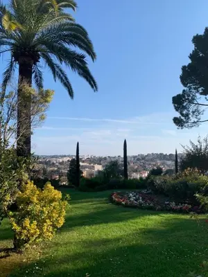 Jardin de l'établissement Studio with a panoramic view at the top floor of a residence with a pool
