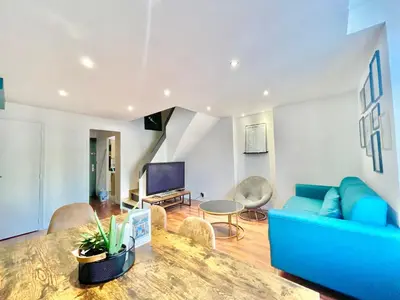 Coin salon dans l'établissement Carré d'or Duplex, by Welcome to Cannes