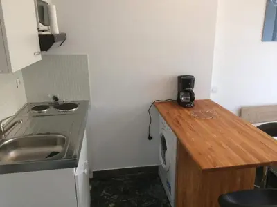Cuisine ou kitchenette dans l'établissement Cannes center terrace AC Wifi 200 m from sea behind Martinez