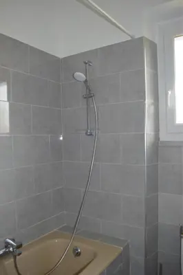 Salle de bains dans l'établissement Villa à Golfe Juan