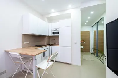 Cuisine ou kitchenette dans l'établissement Cozy apartment Juan-Les-Pins - 300m Beach