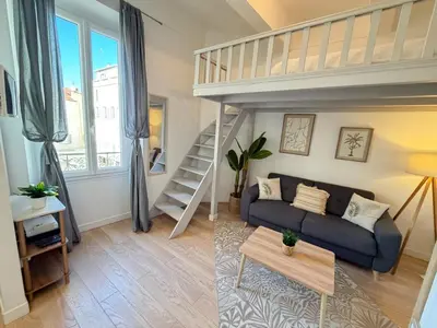 Un ou plusieurs lits dans un hébergement de l'établissement Beautiful studio Cannes Center
