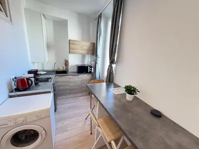 Cuisine ou kitchenette dans l'établissement Beautiful studio Cannes Center
