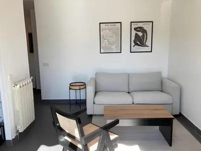 Coin salon dans l'établissement Superbe Appartement 2p avec place de parking