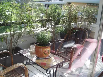 Jardin de l'établissement 80m2 dans Parc Classé, Piscine, Calme, 5mn de Cannes