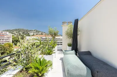 Balcon ou terrasse dans l'établissement LUXURIOUS PENTHOUSE ROOFTOP MARTINEZ CROISETTE