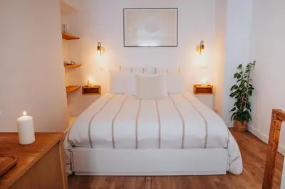 Un ou plusieurs lits dans un hébergement de l'établissement Perfect family-oriented and recently renovated townhouse in the old Antibes
