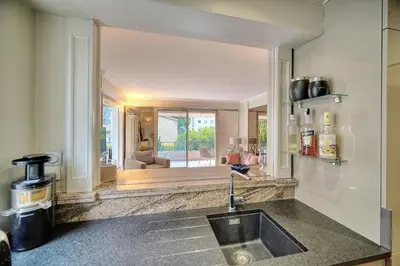 Cuisine ou kitchenette dans l'établissement IMMOGROOM - 2 BR - Air conditioning - Wifi - Terrace - Common parking