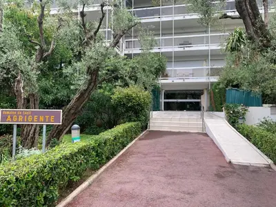 Jardin de l'établissement Studio Résidence Le Tanit