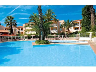 Piscine de l'établissement T2 A/C côte d'Azur, piscine, plage á 350m, WIFI ou située à proximité