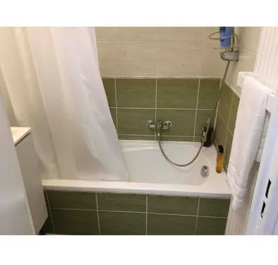 Salle de bains dans l'établissement T2 A/C côte d'Azur, piscine, plage á 350m, WIFI