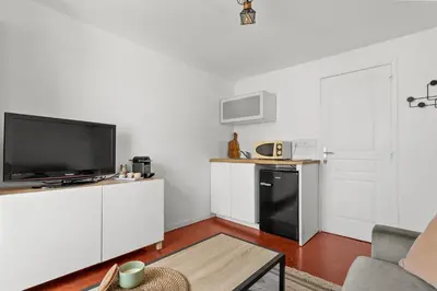 Cuisine ou kitchenette dans l'établissement Cosy Studio, Cannes centre