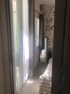 Un ou plusieurs lits dans un hébergement de l'établissement Vieil Antibes, ravissant 2p avec petite terrasse