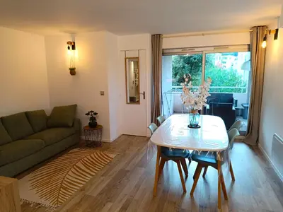 Coin salon dans l'établissement Appartement 4 personnes avec piscine, tennis, proche de la mer