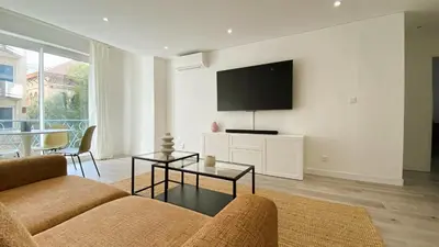 Télévision ou salle de divertissement dans l'établissement Vilmorin Appartement 1 Chambre proche de gare, plage, centre
