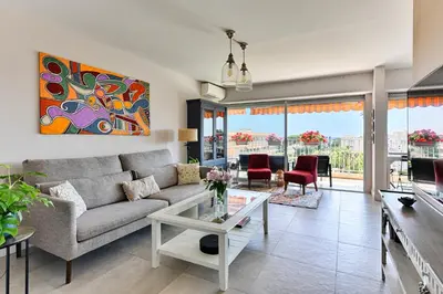 Coin salon dans l'établissement Happyfew Les Oliviers Antibes