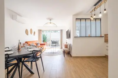 Coin salon dans l'établissement Idéal famille Appartement tout confort dans résidence avec piscine !