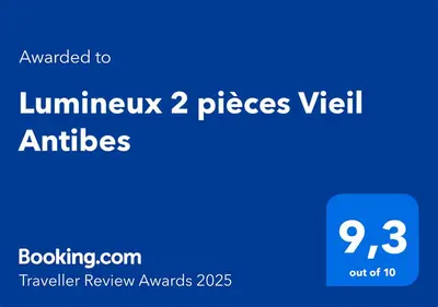Certificat, récompense, panneau ou autre document affiché dans l'établissement Lumineux 2 pièces Vieil Antibes