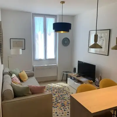 Lumineux 2 pièces Vieil Antibes