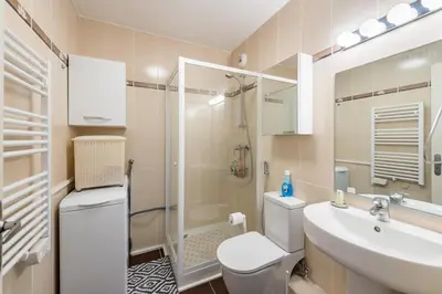Salle de bains dans l'établissement Beau Studio Véranda à deux pas de la mer - parking inclus