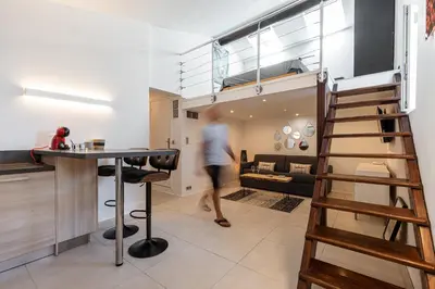 Cuisine ou kitchenette dans l'établissement Superbe appartement en plein centre du vieil Antibes