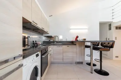 Cuisine ou kitchenette dans l'établissement Superbe appartement en plein centre du vieil Antibes