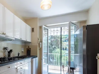 Cuisine ou kitchenette dans l'établissement Apartment Le Valencia by Interhome