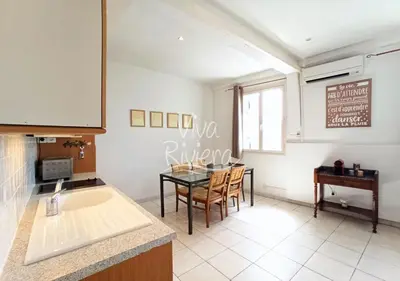 Cuisine ou kitchenette dans l'établissement Viva Riviera Central 1 Bedroom Place Gambetta