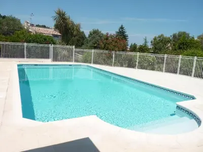 Piscine de l'établissement Joli 2p climatisé dans résidence calme et securisée avec piscine ou située à proximité