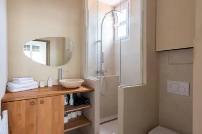 Salle de bains dans l'établissement Nice apartment Juan-Les-Pins - 300m Beach