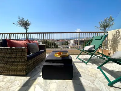 Balcon ou terrasse dans l'établissement RoofTop Apartement - Quartier Croisette - Esc'Appart