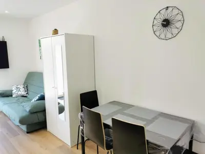 Coin salon dans l'établissement Appartement climatisé Golfe-Juan plage