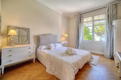 Un ou plusieurs lits dans un hébergement de l'établissement Cannes Luxury Rental - Belle epoque villa à louer proche centre Cannes