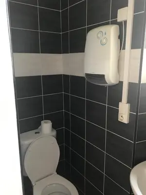 Salle de bains dans l'établissement Appartement WHITE DESIGN Proche Cannes