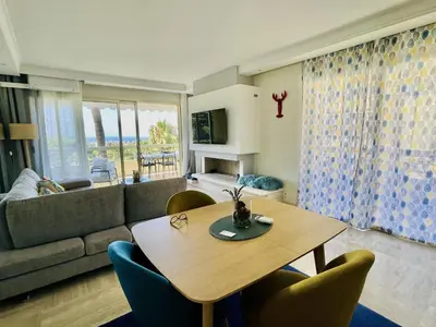 Télévision ou salle de divertissement dans l'établissement Bella vista luxe 2 chambres