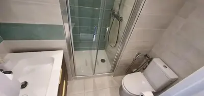 Salle de bains dans l'établissement Studio confort, plages proche, wifi, 2 lits - FAME MARINA BAIE DES ANGES