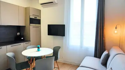 Télévision ou salle de divertissement dans l'établissement Proche Carlton & Croisette, Appartement 101 - Palmazur Vacances