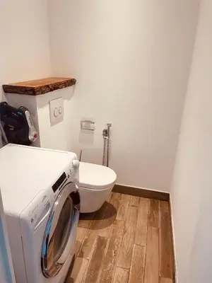 Salle de bains dans l'établissement superbe appartement centre Cannes